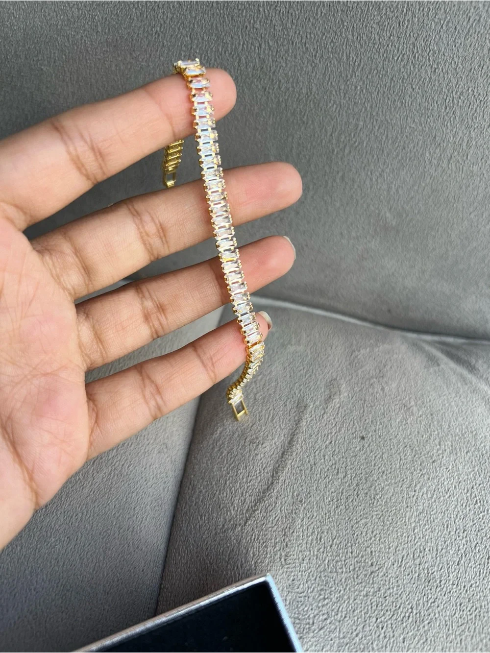 N/A elegant gold